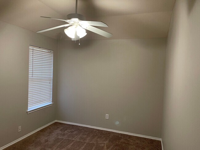 Foto del edificio - 4104 Summerhill Ln