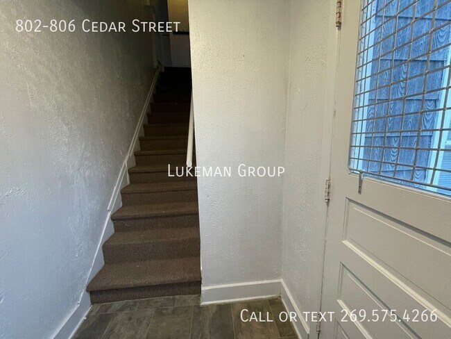 Building Photo - 802-806 Cedar Street-