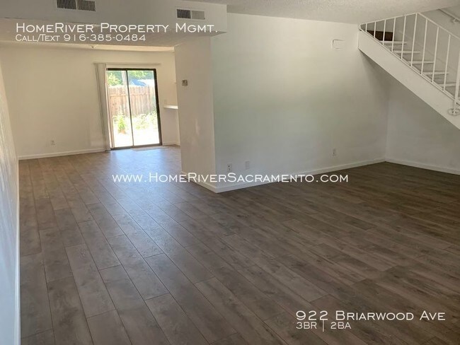 Building Photo - 922 Briarwood Dr