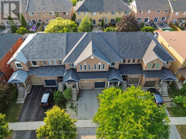 Photo du bâtiment - 5119 Silvercreek Dr