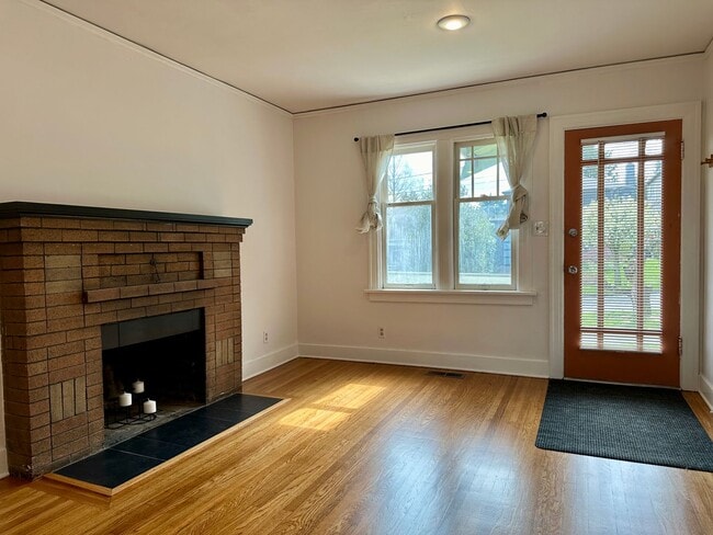 Building Photo - 540 N 67th St