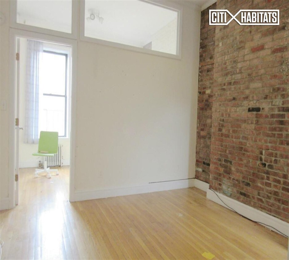 Building Photo - 219 Mulberry St