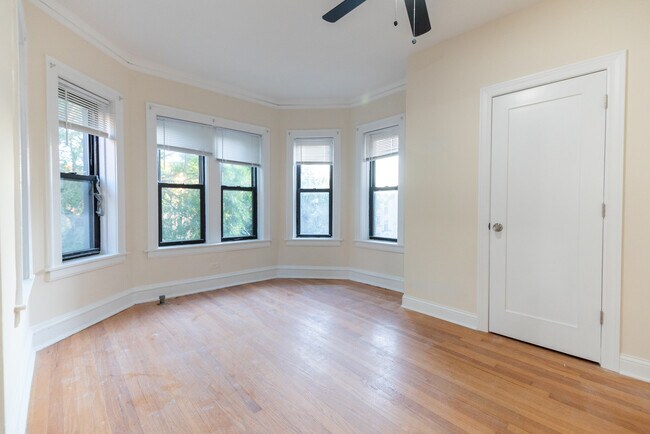 Foto del edificio - 2054 W Arthur Ave