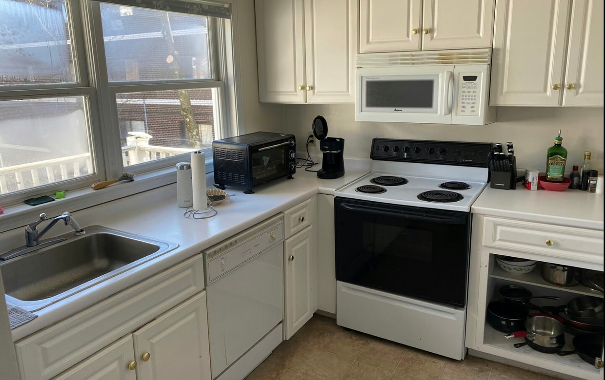 2-Fl Duplex Available for June! 3-beds, 2.5 Baths - 2-Fl Duplex Available for June! 3-beds, 2.5 Baths