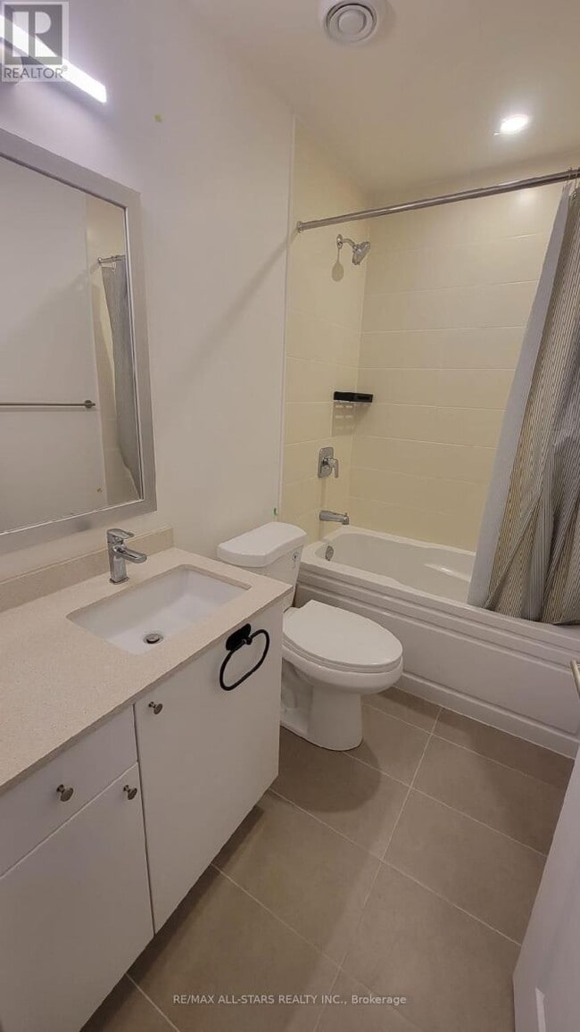 Photo du bâtiment - 3260 Sheppard Ave E