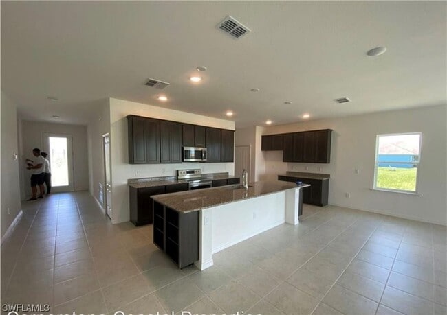 Building Photo - 2032 NW 32nd Ct