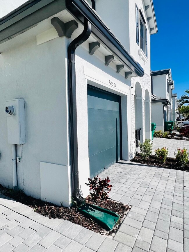 Building Photo - 28501 SW 134th Pl