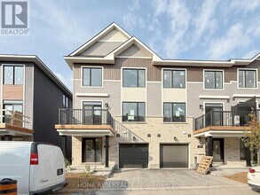 Building Photo - 521 Woodlily Private