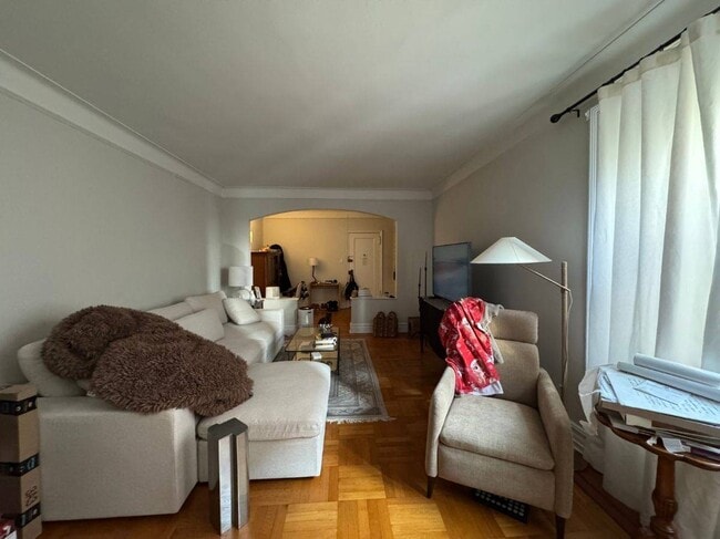 Foto del edificio - 50 Ocean Pkwy