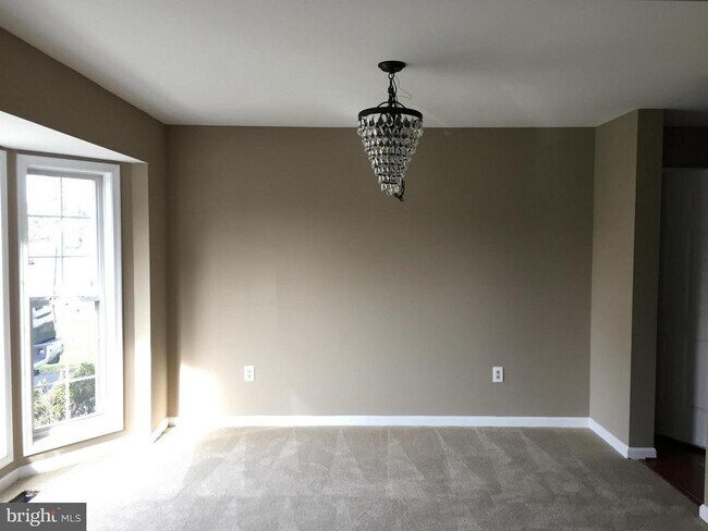 Building Photo - 96 Tanterra Dr