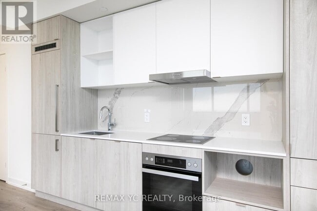 Building Photo - 138 Downes St