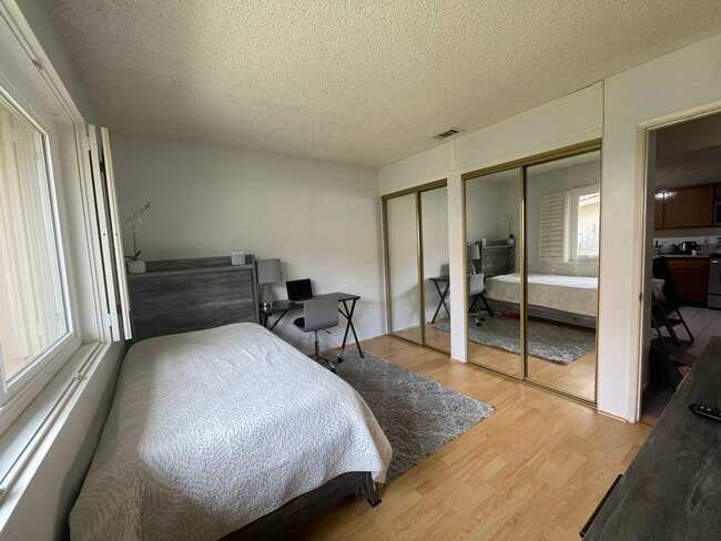 Photo - 16615 BLOOMFIELD AVE #6 House