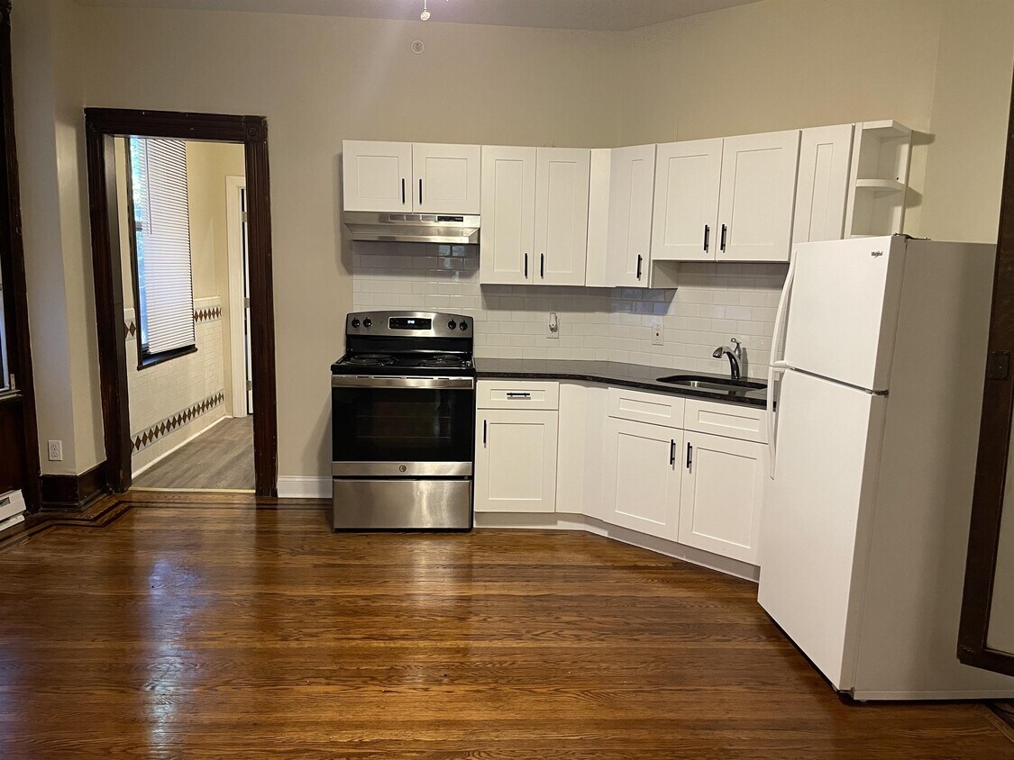 Primary Photo - 1227 W Allegheny Ave