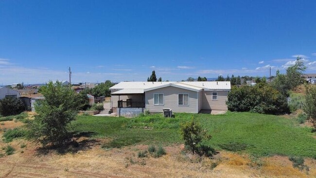 Building Photo - 853 S 200 E