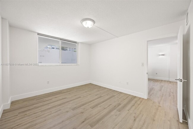 Building Photo - 401 Ocean Dr