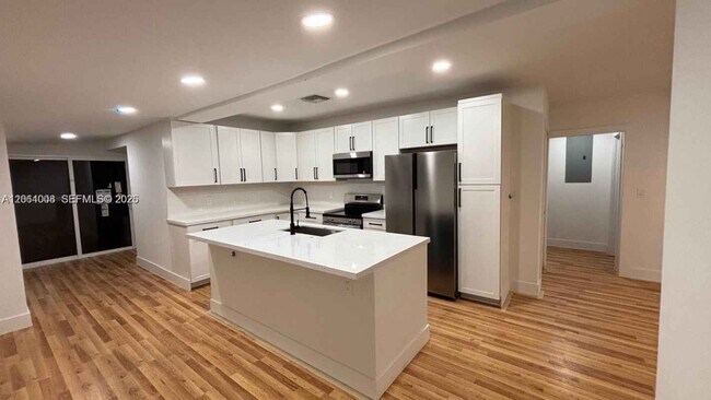 Building Photo - 4147 NW 23rd Ct