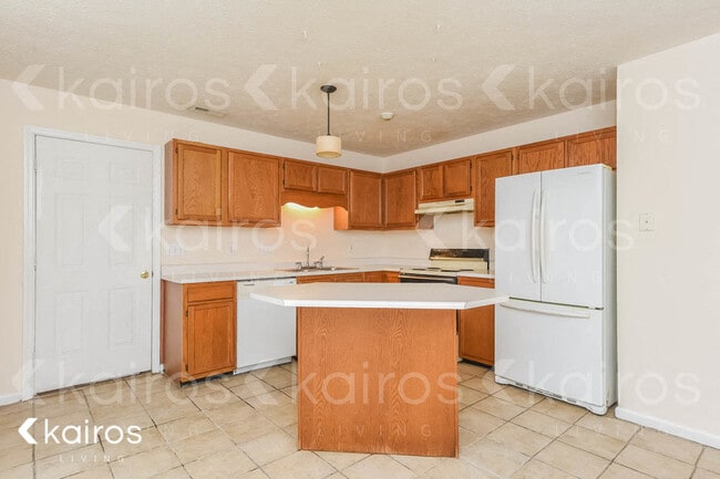 Building Photo - 5312 Blanchette St