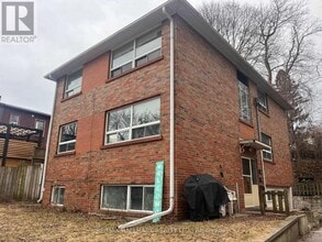 Building Photo - 2 Bellhaven Rd