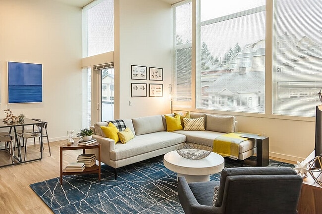 Interior Photo - Henry