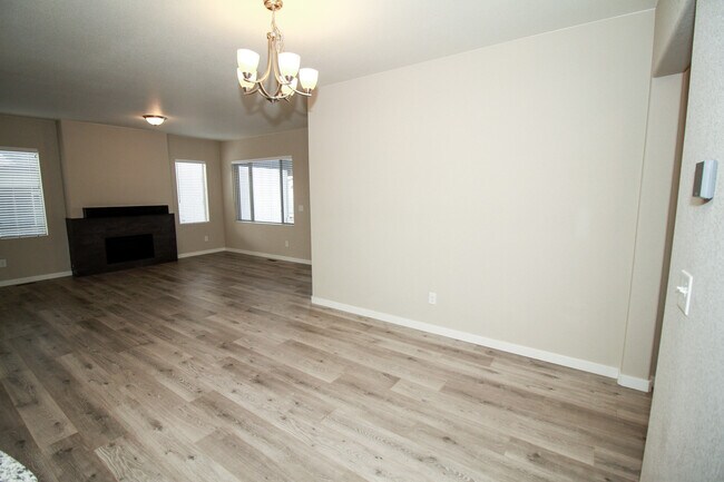 Building Photo - 7611 Grizzly Rose Way