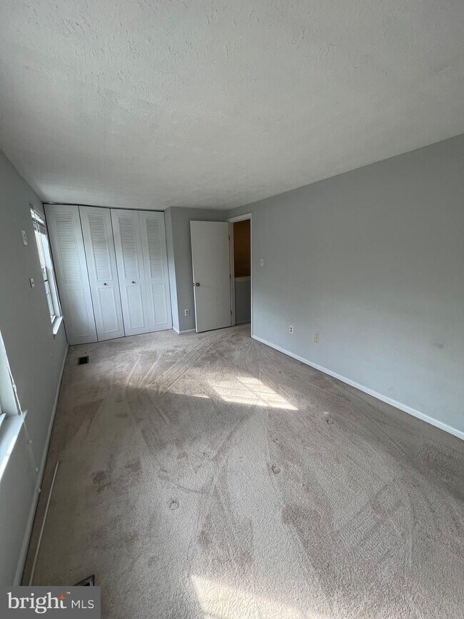 Building Photo - 9623 Glendower Ct