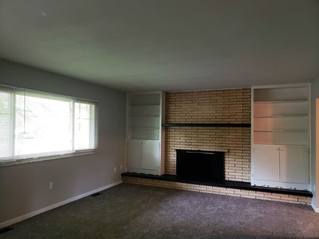 Building Photo - You'll Love This Beautiful Bi Level Home