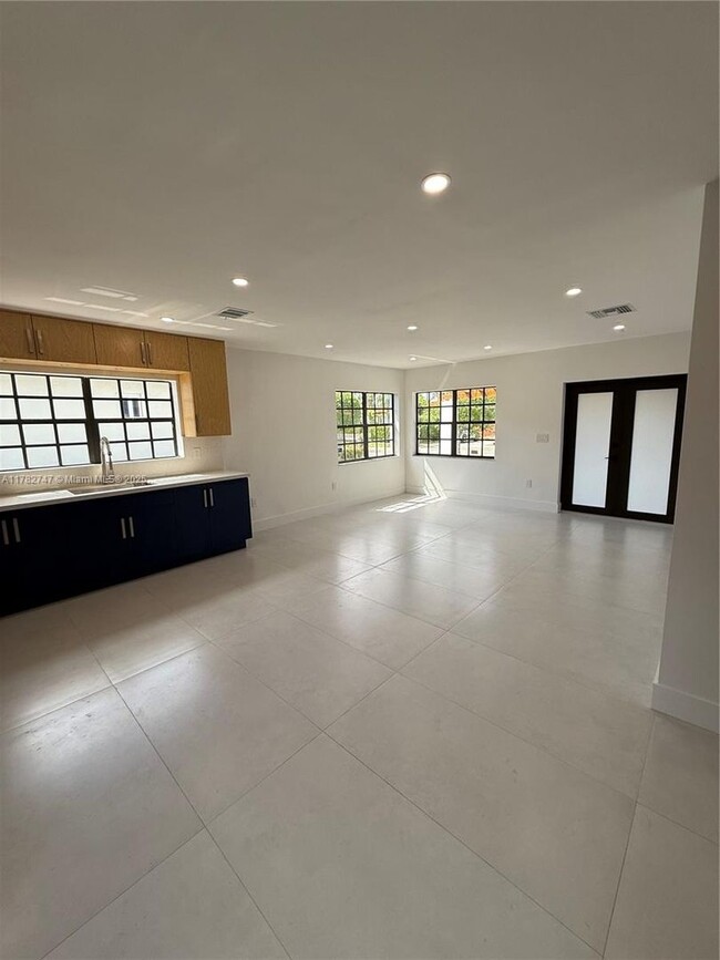 Foto del edificio - 5152 SW 6th St