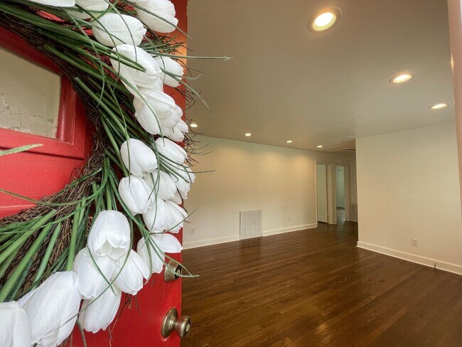 Foto del edificio - 5621 Larry Ave