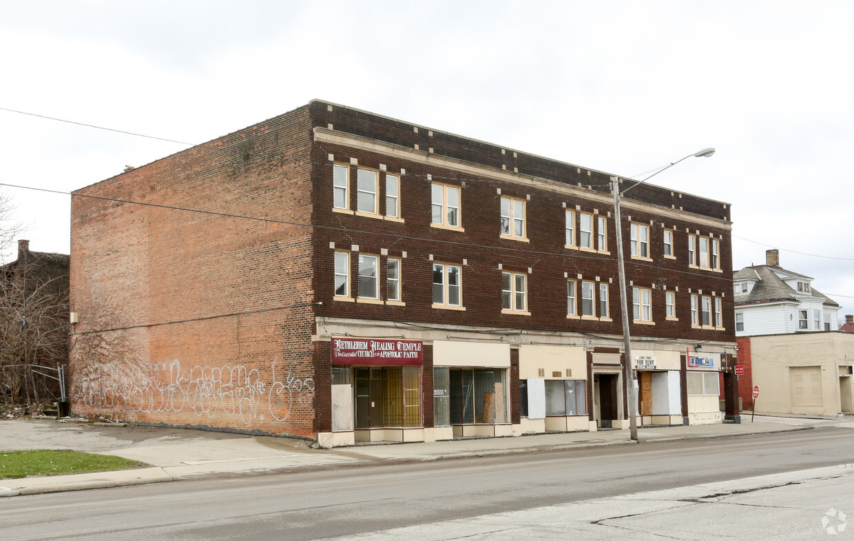 Primary Photo - 14460-14476 Euclid Ave