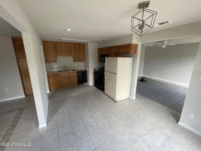 Building Photo - 7113 Raggio Ln