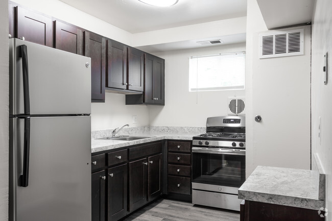 Upgraded Kitchen - Hamilton Park Apartments