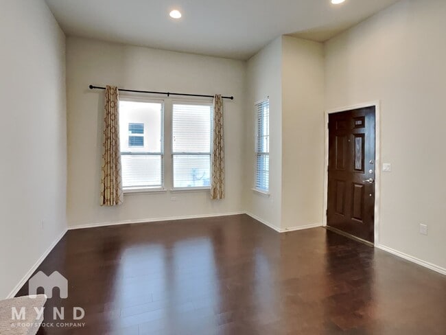 Building Photo - 14000 Osmarea Dr