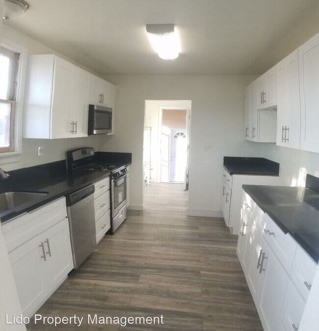 Foto del edificio - 3 br, 2 bath House - 12001 College Ave.
