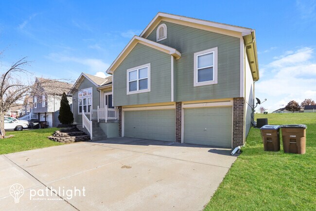Building Photo - 731 Chelsea Court, Raymore, MO, 64083