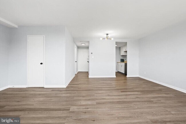 Foto del edificio - 4600 Duke St