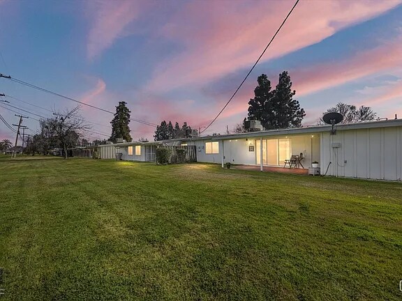 Foto del edificio - 5804 Sundale Ave