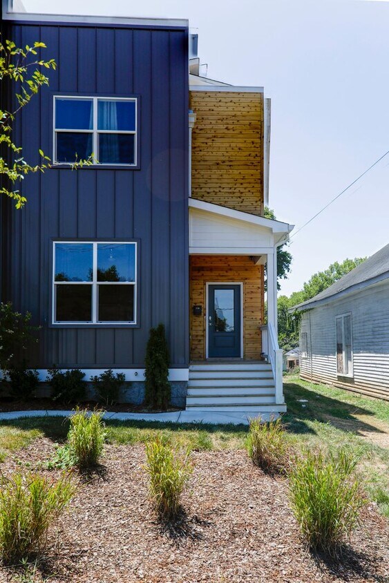 Primary Photo - Gorgeous 3BR, 3.5Bath Nashville Home with ...