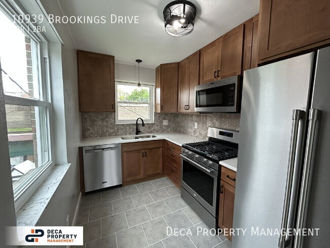 Building Photo - 10939 Brookings Dr