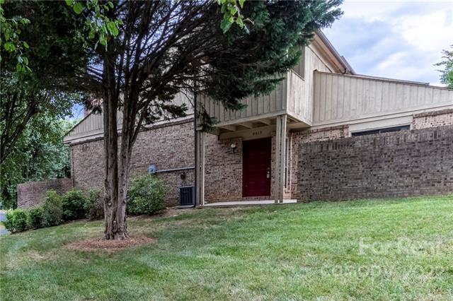 Primary Photo - 8013 Charter Oak Ln