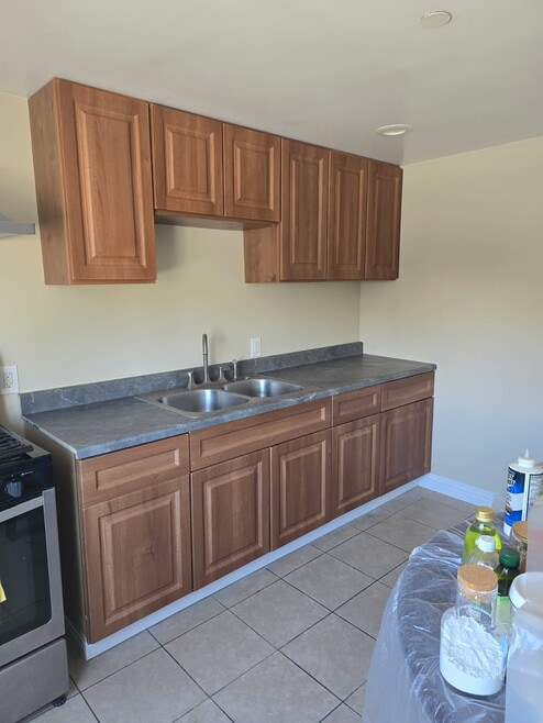 Building Photo - 13349 Mercer St