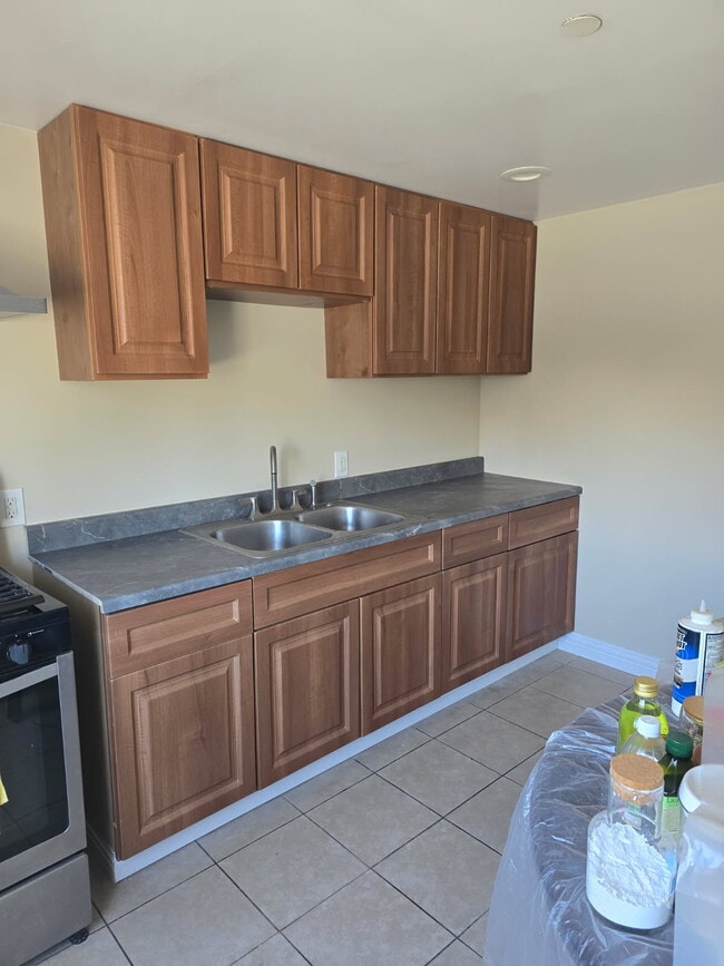 Building Photo - 13349 Mercer St