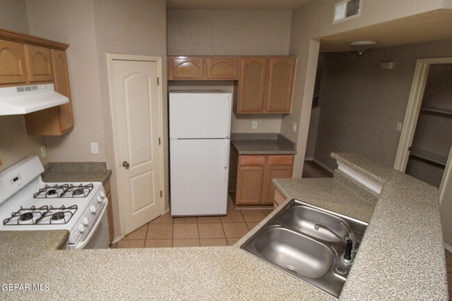 Building Photo - 5913 Cielo Del Rey Pl