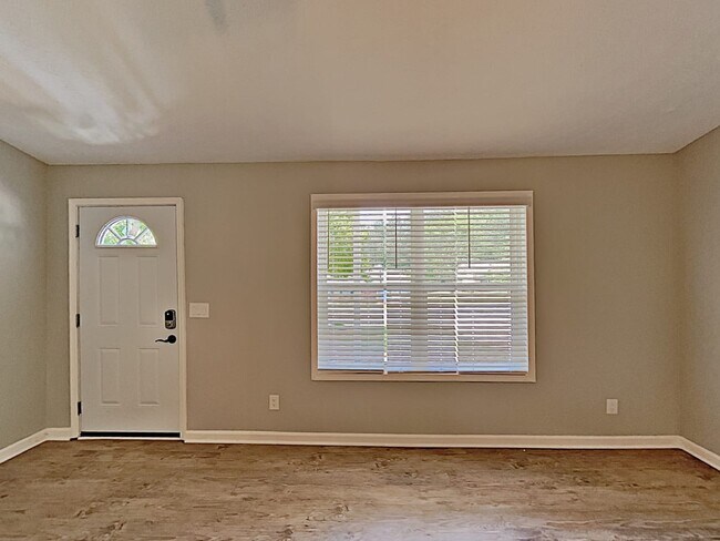 Building Photo - 3209 Meadowlark Ln NW