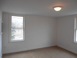 Building Photo - 533 E Patapsco Ave