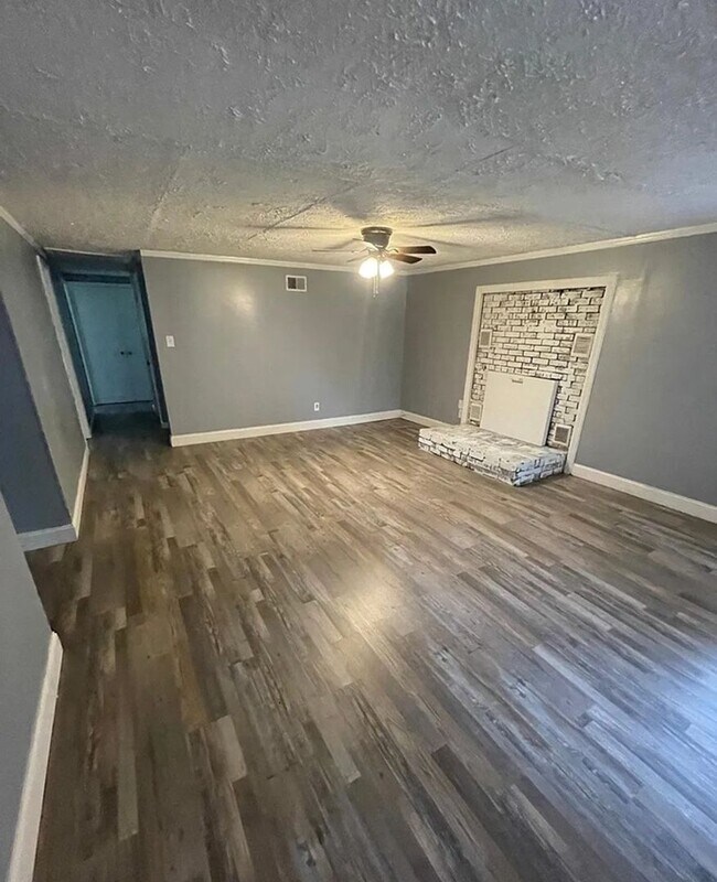 Foto del edificio - Charming 3-Bedroom 1.5 Bath Cottage-Style ...