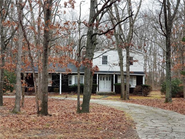 Primary Photo - 153 Miller Place Rd