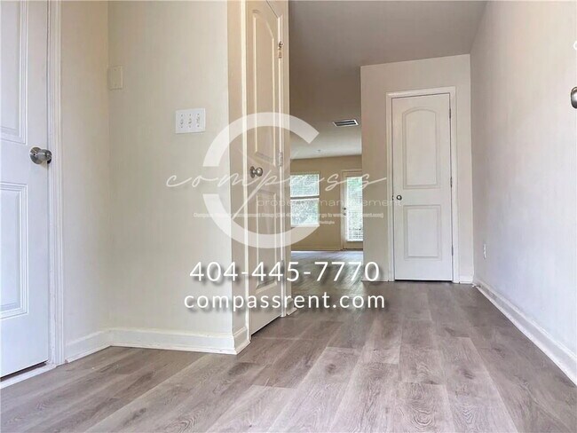 Building Photo - 2086 Belmont Cir NE