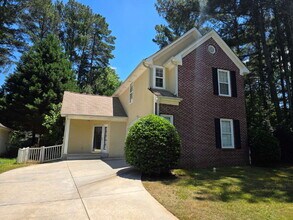Building Photo - 602 N Fairfield Dr