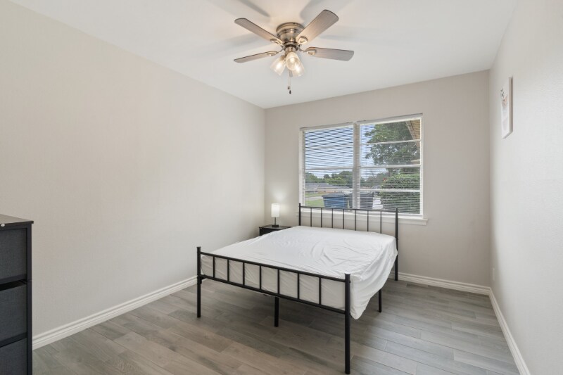 Foto principal - 648 Calcutta Dr
