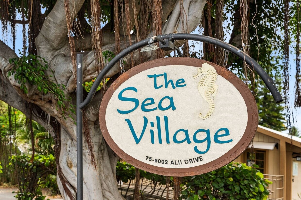 Foto principal - Oceanfront 2BR / 2BA Condo at The Sea Village on Ali'i Drive